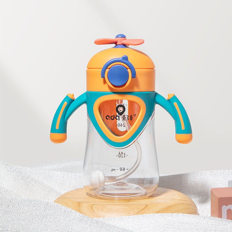Airplane  plastic  sippy water bottle Airplane  plastic  sippy water bottle