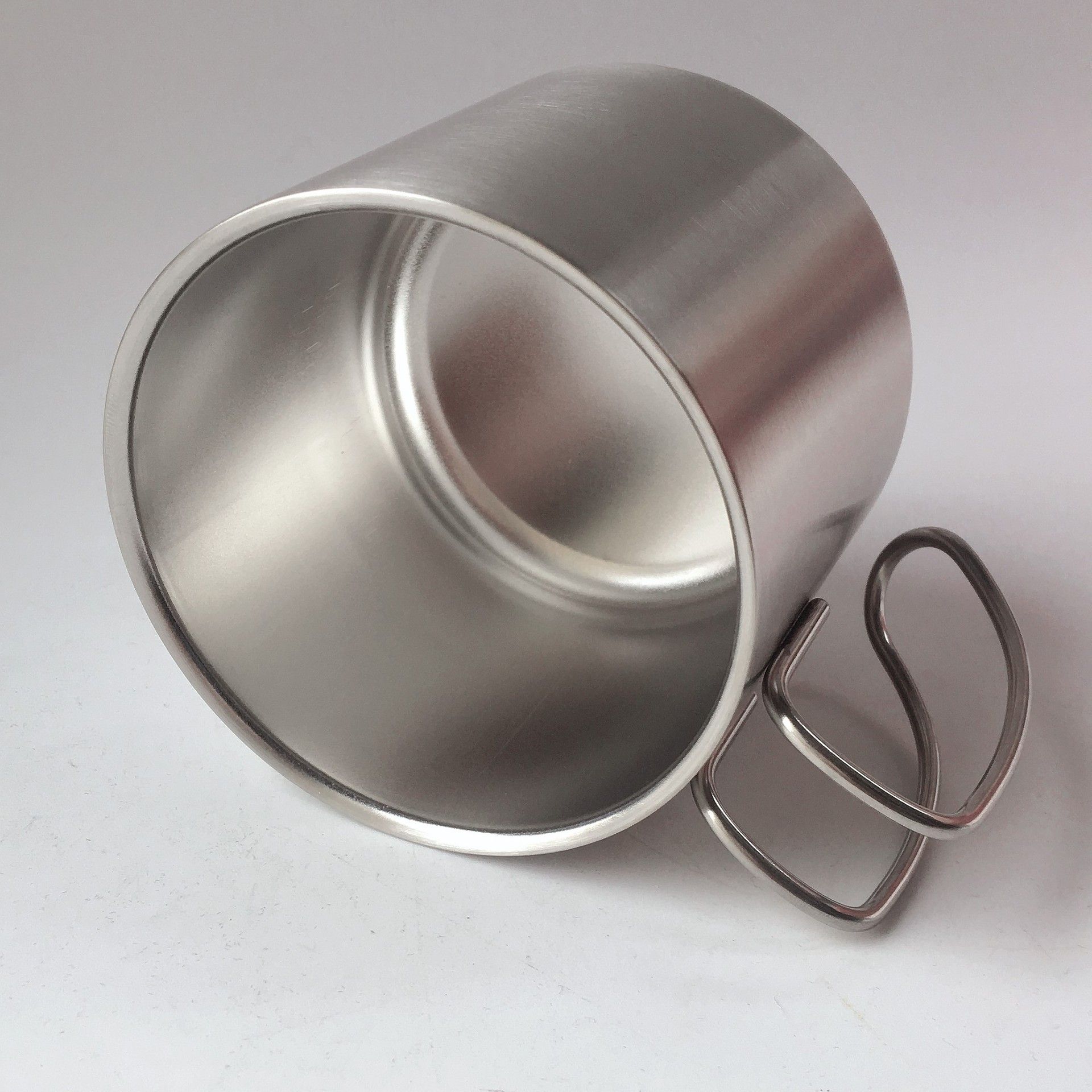 Stainless Steel (18/8Pro) Stainless steel double wall beer cup with handle Wide 250ml ~500ml Alpine Stainless Steel (18/8Pro) Stainless steel double wall beer cup with handle Wide 250ml ~500ml Alpine